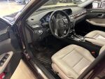 Ruskea Sedan, Mercedes-Benz E – UKF-211, kuva 5