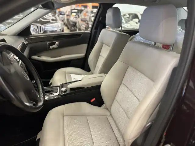 Ruskea Sedan, Mercedes-Benz E – UKF-211