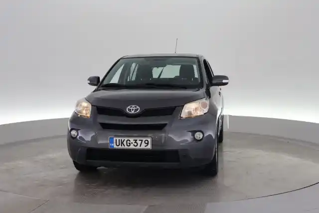 Harmaa Viistoperä, Toyota Urban Cruiser – UKG-379