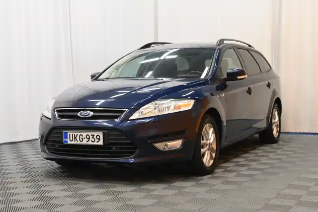 Sininen Farmari, Ford Mondeo – UKG-939