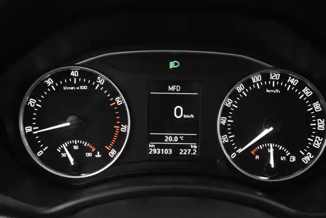 Musta Farmari, Skoda Octavia – ULF-611