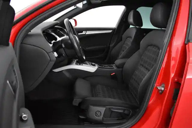 Punainen Farmari, Audi A4 – ULF-875
