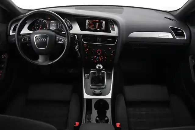 Punainen Farmari, Audi A4 – ULF-875