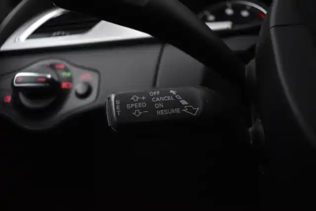 Punainen Farmari, Audi A4 – ULF-875