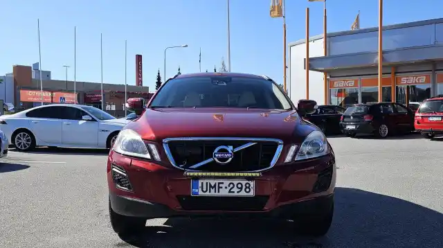 Punainen Farmari, Volvo XC60 – UMF-298