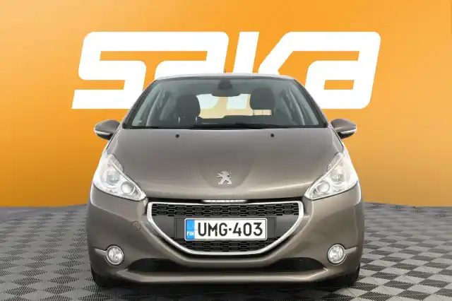 Harmaa Viistoperä, Peugeot 208 – UMG-403