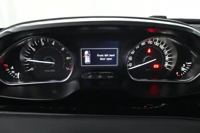 Harmaa Viistoperä, Peugeot 208 – UMG-403