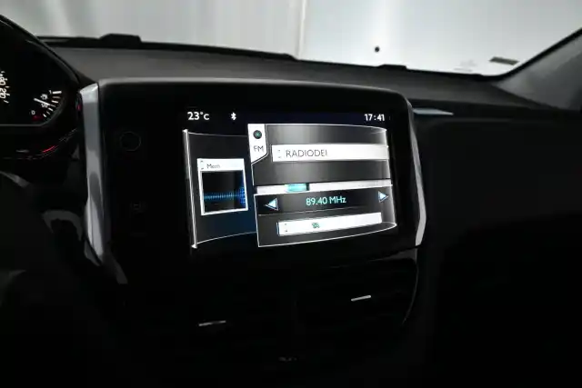 Harmaa Viistoperä, Peugeot 208 – UMG-403