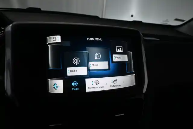 Harmaa Viistoperä, Peugeot 208 – UMG-403