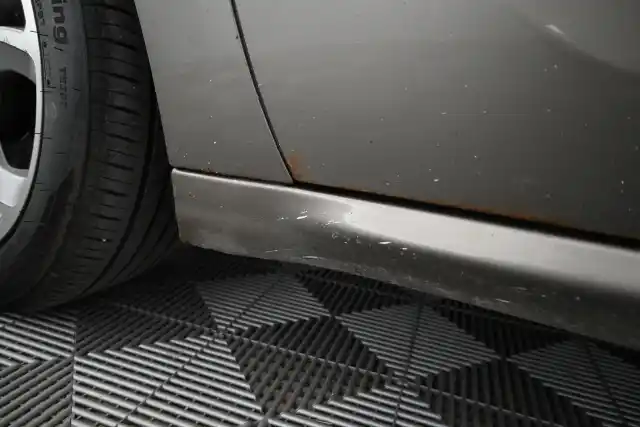 Harmaa Viistoperä, Peugeot 208 – UMG-403