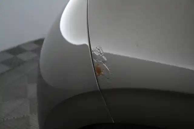 Harmaa Viistoperä, Peugeot 208 – UMG-403