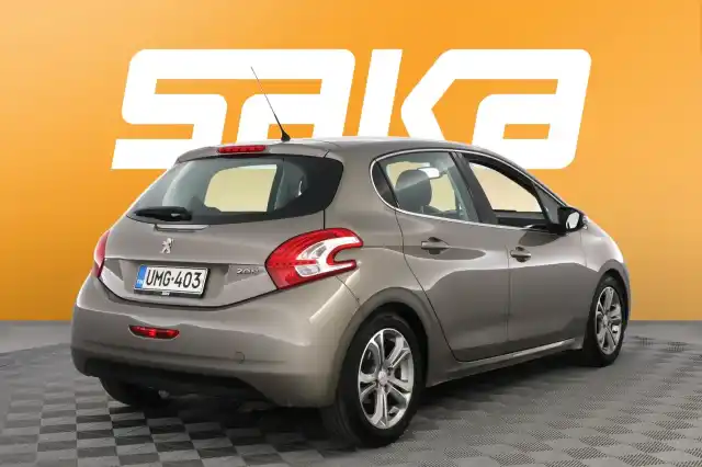 Harmaa Viistoperä, Peugeot 208 – UMG-403
