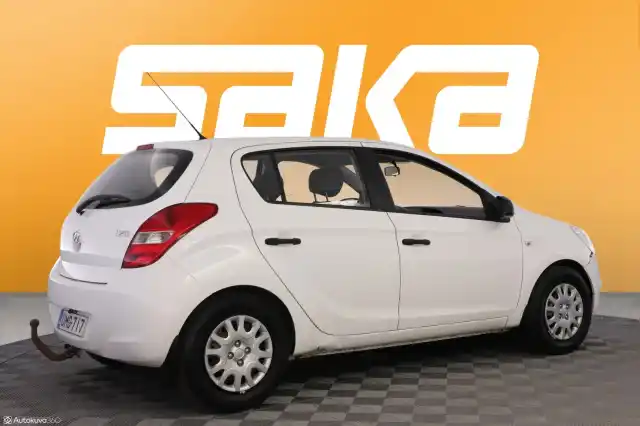 Valkoinen Viistoperä, Hyundai i20 – UMG-717