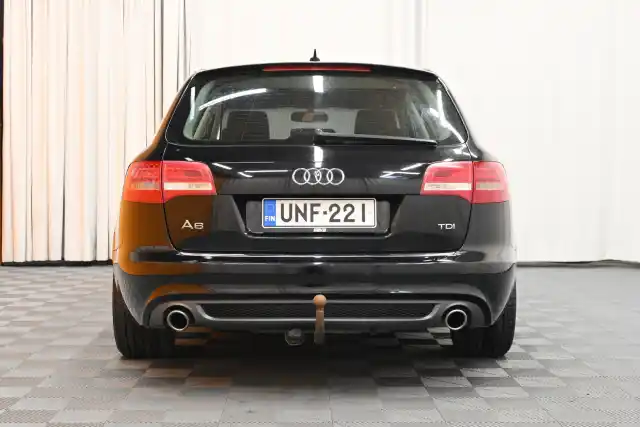 Musta Farmari, Audi A6 – UNF-221