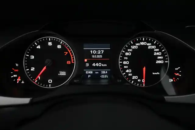 Musta Sedan, Audi A4 – UNF-248