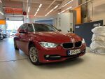 Punainen Sedan, BMW 318 – UOG-467, kuva 1