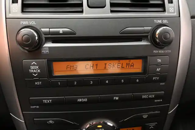 Sininen Sedan, Toyota Corolla – UOG-622