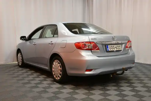 Sininen Sedan, Toyota Corolla – UOG-622