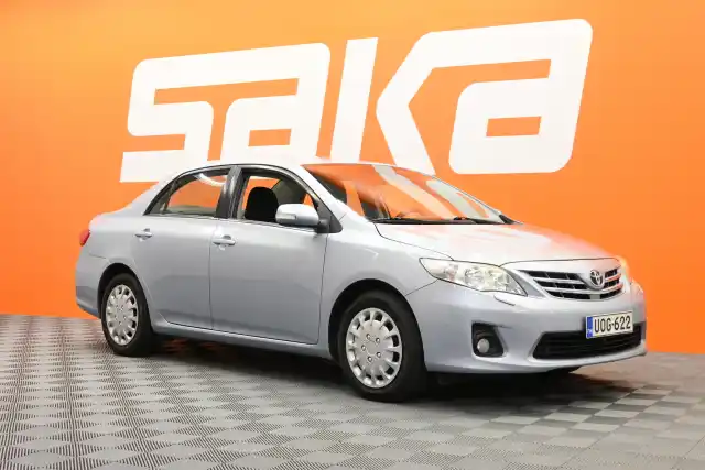 Sininen Sedan, Toyota Corolla – UOG-622