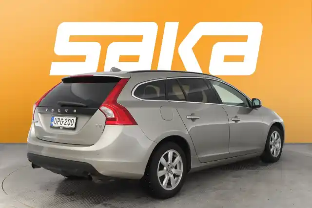 Ruskea (beige) Farmari, Volvo V60 – UPG-200