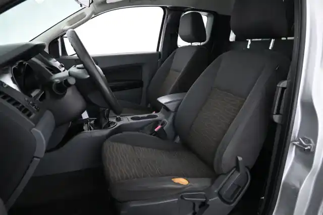 Valkoinen Avolava, Ford Ranger – UPG-525