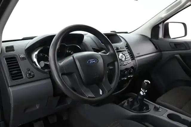 Valkoinen Avolava, Ford Ranger – UPG-525