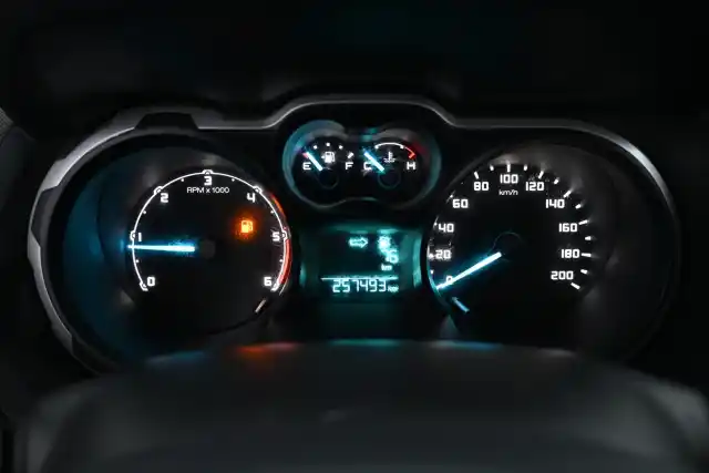 Valkoinen Avolava, Ford Ranger – UPG-525