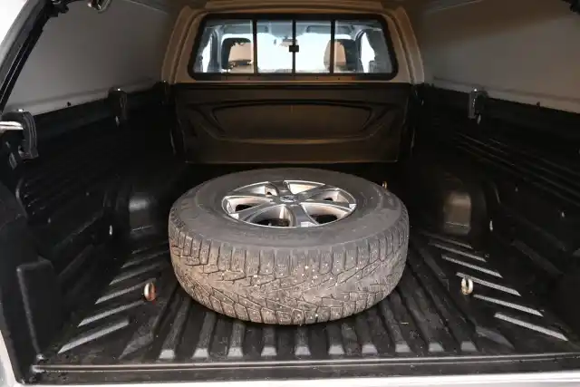 Valkoinen Avolava, Ford Ranger – UPG-525