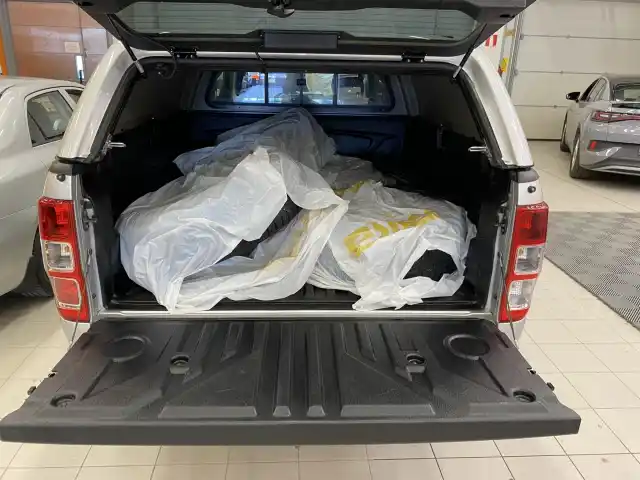 Valkoinen Avolava, Ford Ranger – UPG-525