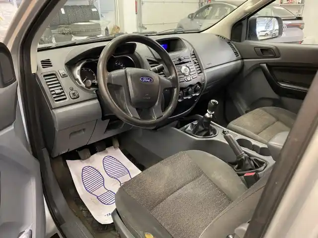 Valkoinen Avolava, Ford Ranger – UPG-525