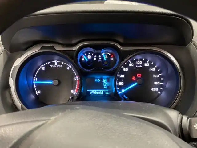 Valkoinen Avolava, Ford Ranger – UPG-525