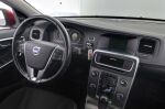 Punainen Sedan, Volvo S60 – UPG-549, kuva 10