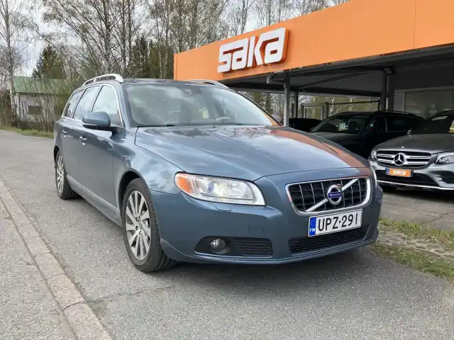 Sininen Farmari, Volvo V70 – UPZ-291