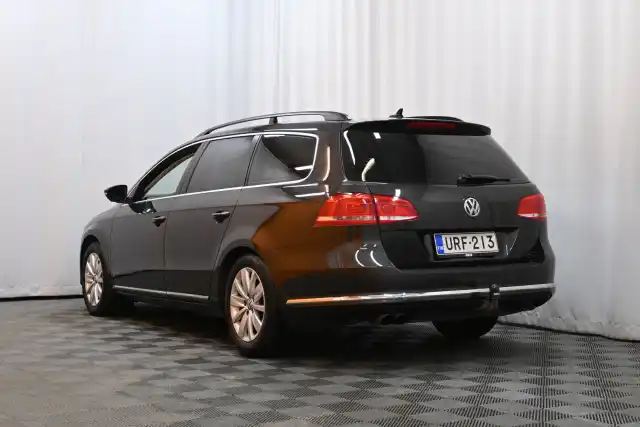 Ruskea Farmari, Volkswagen Passat – URF-213