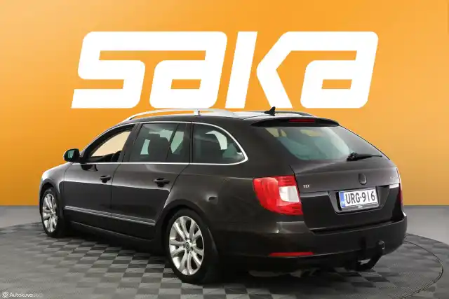 Ruskea Farmari, Skoda Superb – URG-916