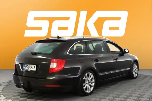 Ruskea Farmari, Skoda Superb – URG-916