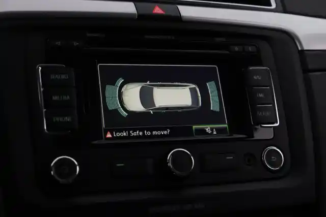 Ruskea Farmari, Skoda Superb – URG-916
