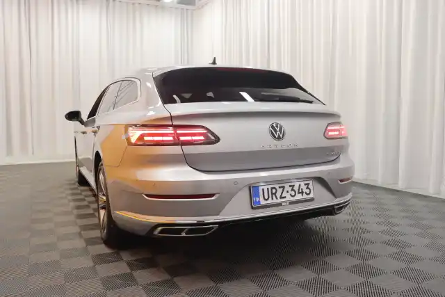 Harmaa Farmari, Volkswagen Arteon – URZ-343