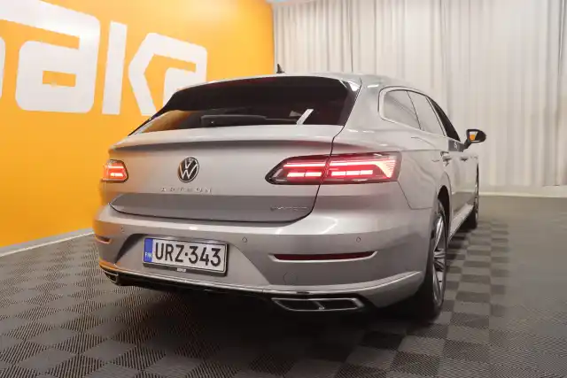 Harmaa Farmari, Volkswagen Arteon – URZ-343