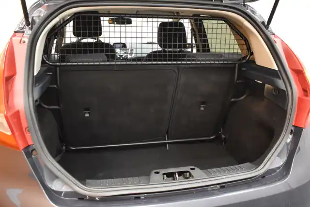 Harmaa Viistoperä, Ford Fiesta – URZ-746