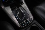 Valkoinen Maastoauto, Chevrolet Captiva – URZ-944, kuva 20