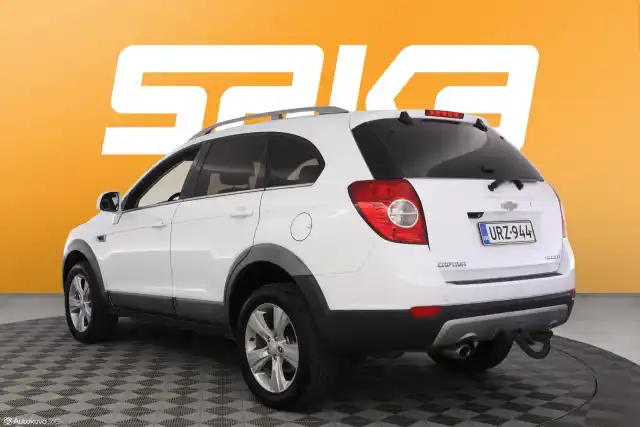 Valkoinen Maastoauto, Chevrolet Captiva – URZ-944