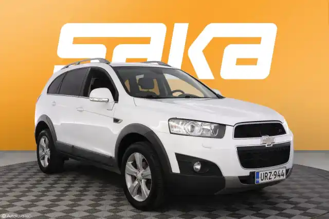 Valkoinen Maastoauto, Chevrolet Captiva – URZ-944