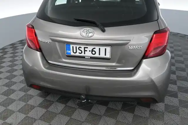 Ruskea (beige) Viistoperä, Toyota Yaris – USF-611