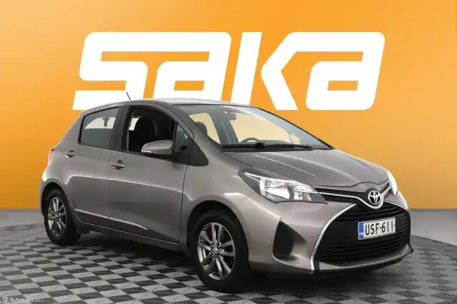 Ruskea (beige) Viistoperä, Toyota Yaris – USF-611