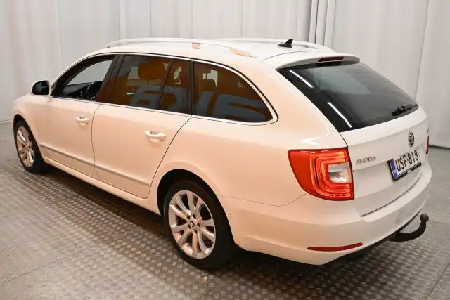 Valkoinen Farmari, Skoda Superb – USF-818