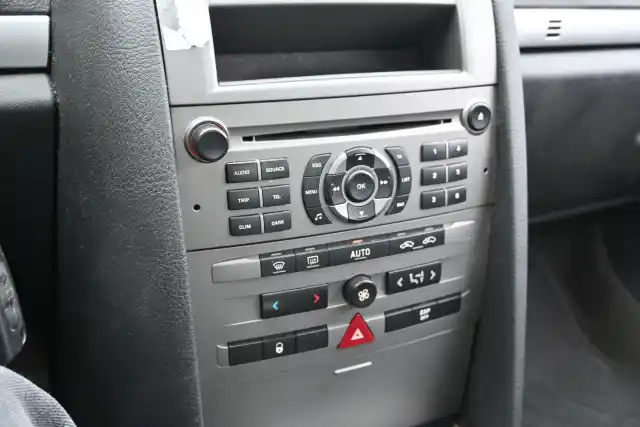Harmaa Sedan, Peugeot 407 – USY-331