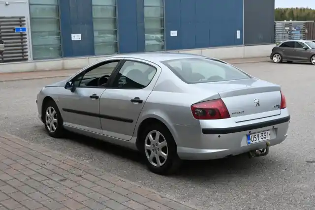 Harmaa Sedan, Peugeot 407 – USY-331