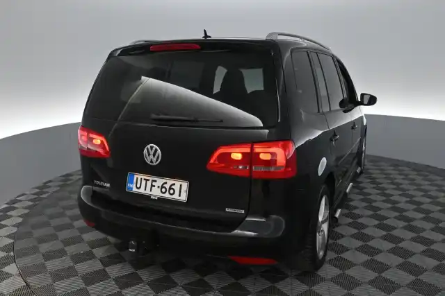 Musta Tila-auto, Volkswagen Touran – UTF-661