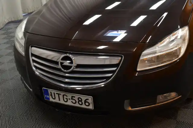 Ruskea (beige) Viistoperä, Opel Insignia – UTG-586